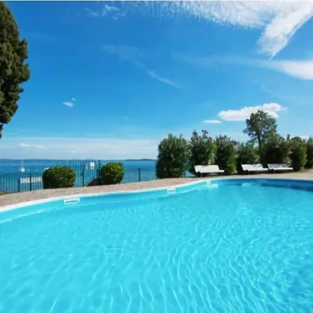 Front Lake Amazing View Manerba Del Garda Apartment